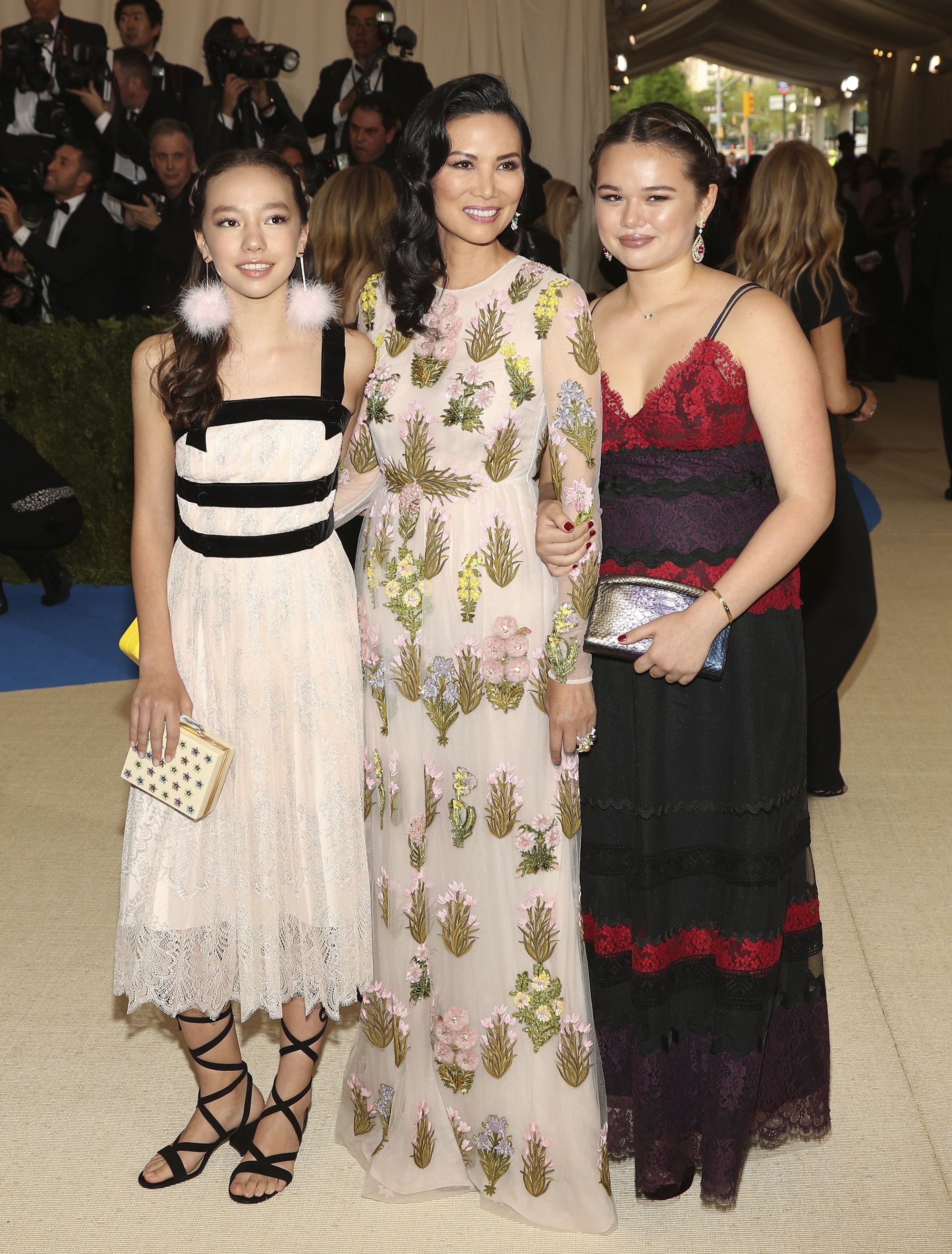 Meet Rupert Murdoch’s youngest daughters, Grace and Chloe Wendi Deng’s