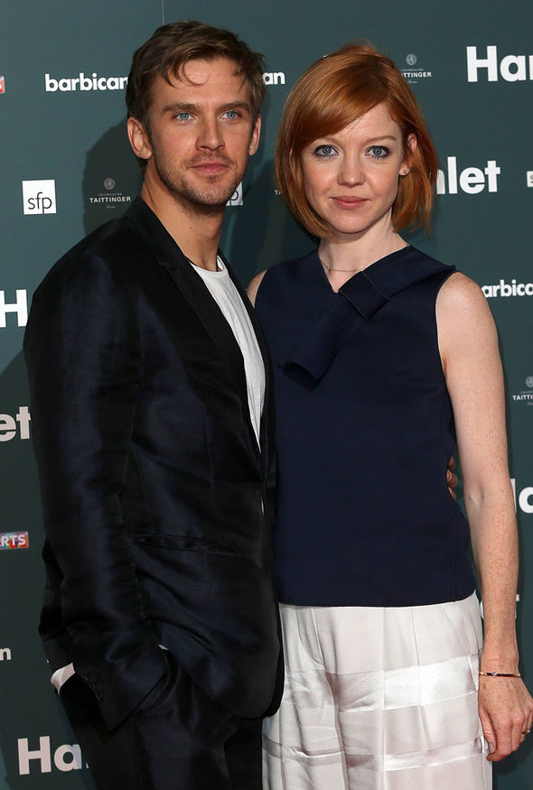 Dan Stevens from Downtown Abbey is a Married to Susie Hariet! Exclusive