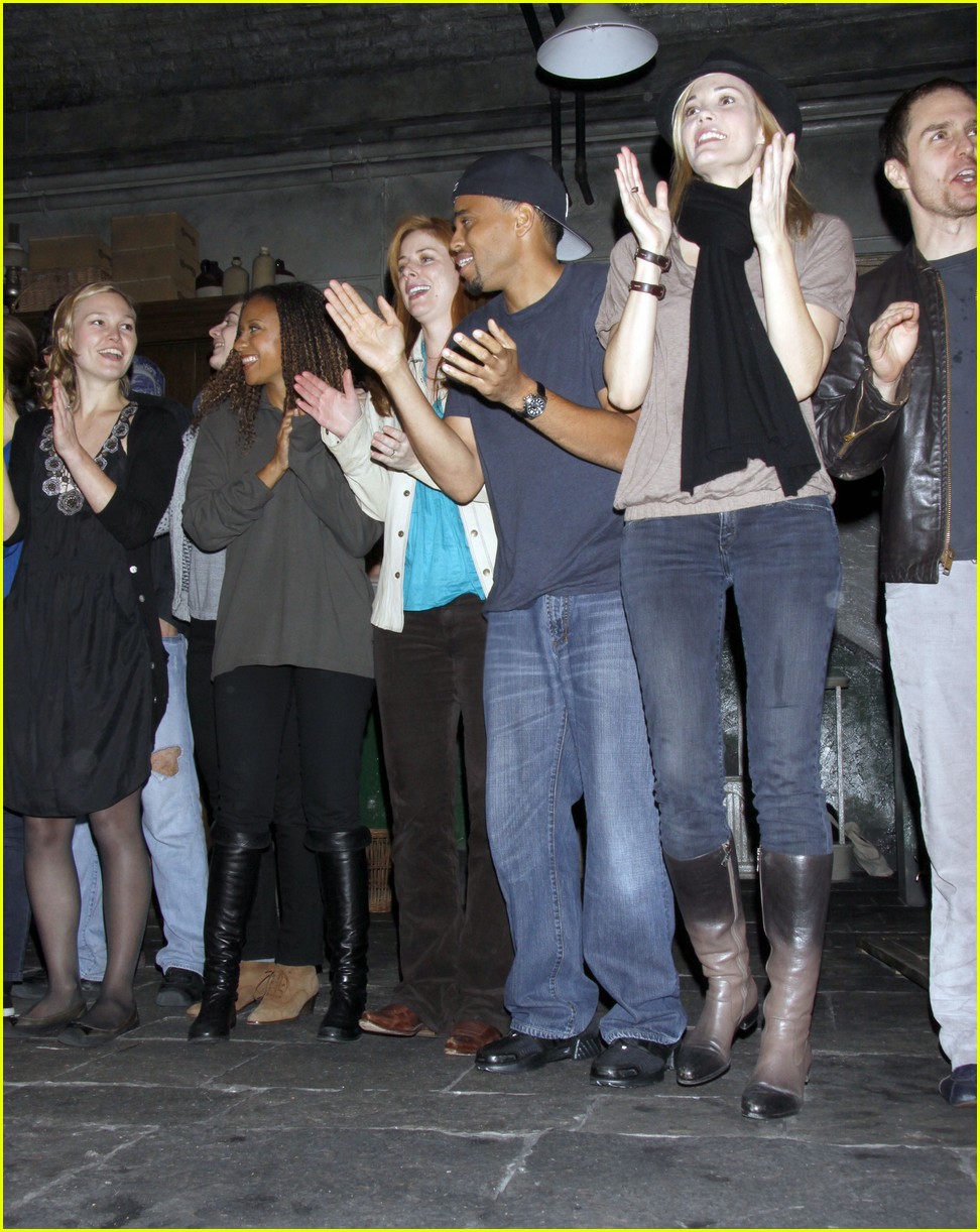 Jennifer Aniston & Demi Moore Sandwich In Ashton Kutcher Photo 2346932