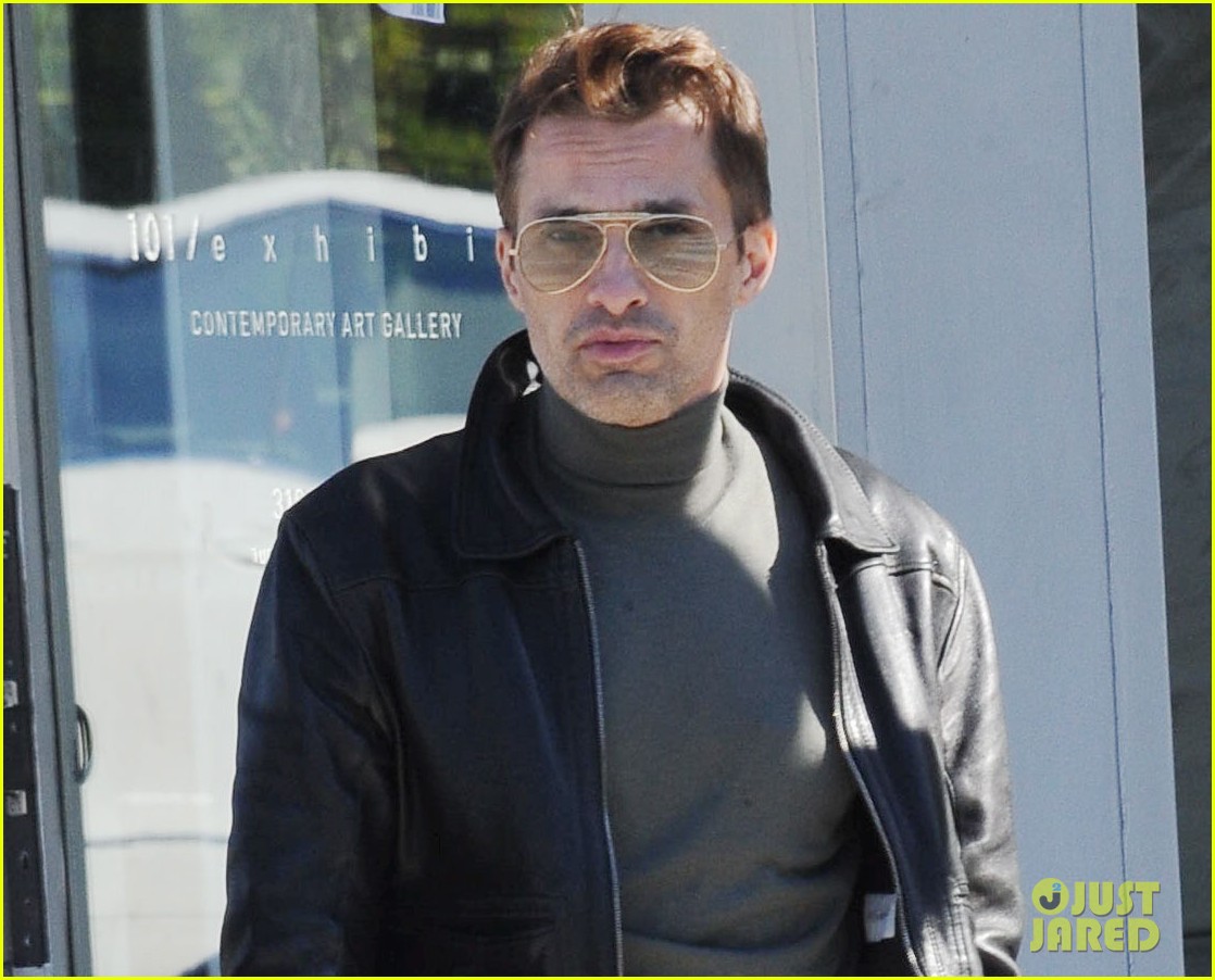Photo olivier martinez art gallery stop with a pal 03 Photo 2793557