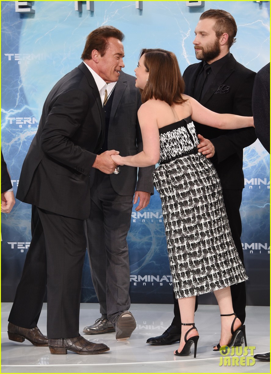 Emilia Clarke Debuts Short Haircut at 'Terminator Genisys' Berlin
