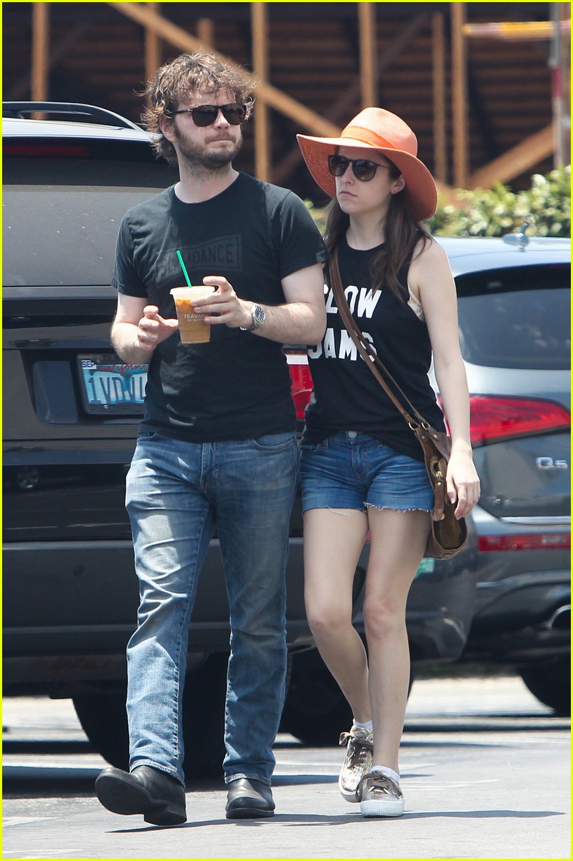 Anna Kendrick Steps Out with Boyfriend Ben Richardson Photo 3704091