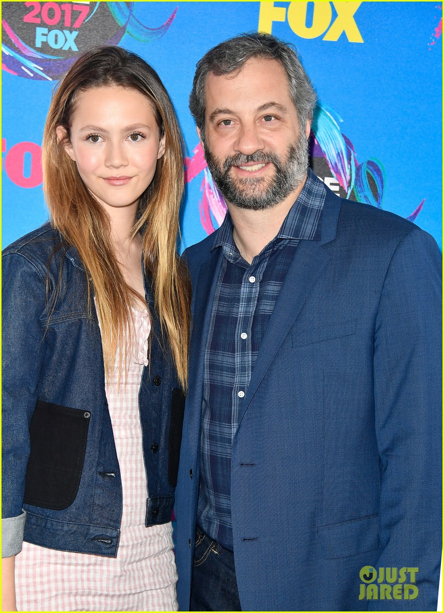 Judd Apatow's Daughter Iris Looks All Grown Up at Teen Choice Awards