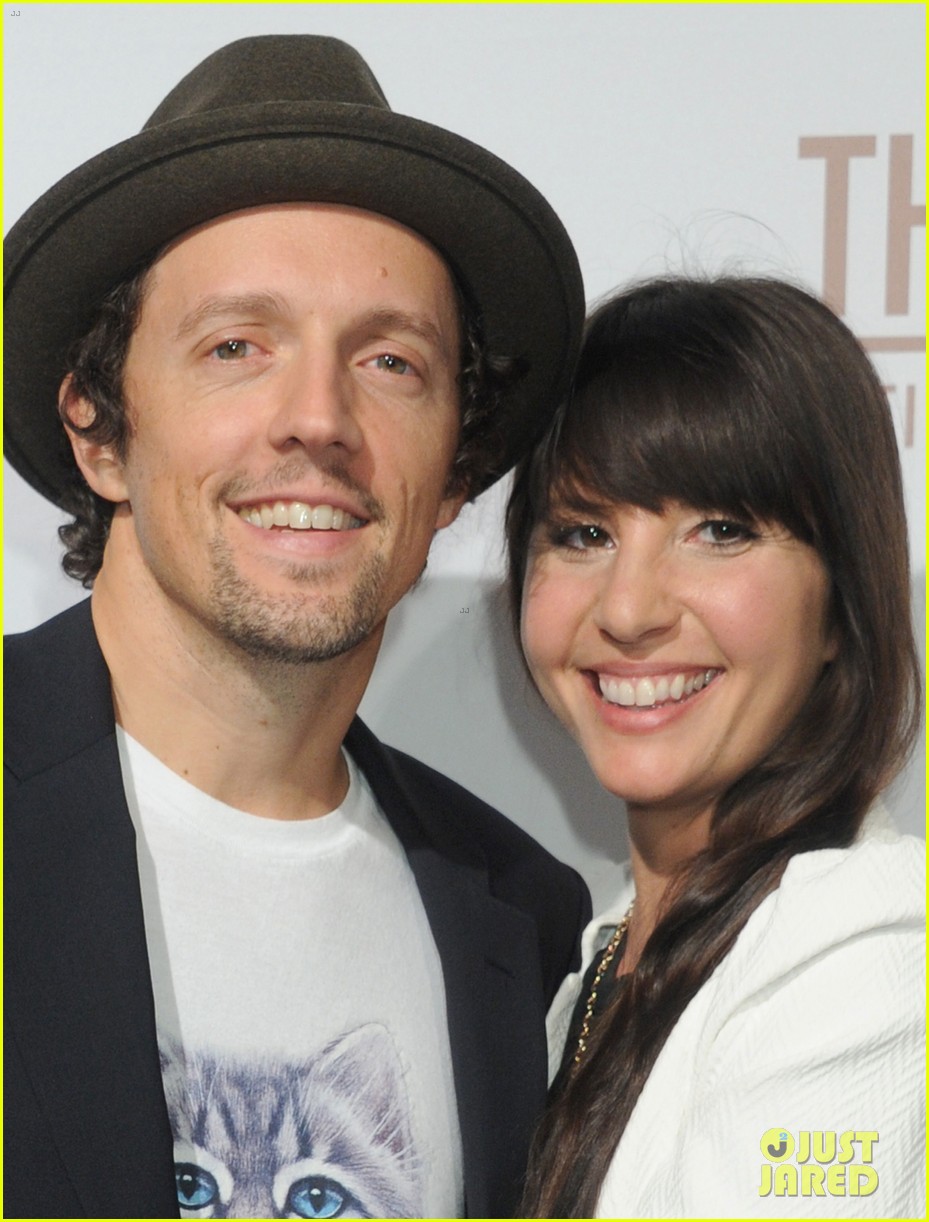 Jason Mraz Talks About His Sexuality & Experiences with Men Photo