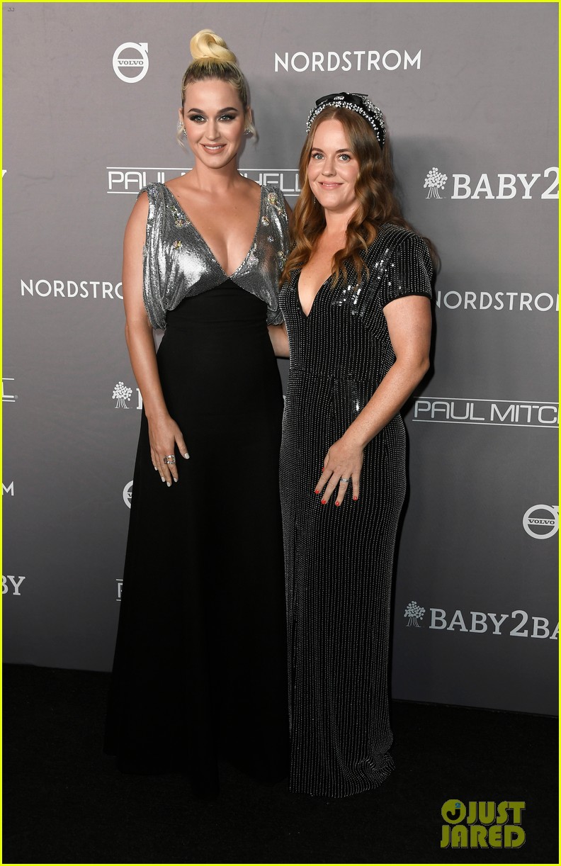 Photo katy perry joined by sister angela at baby2baby gala 08 Photo