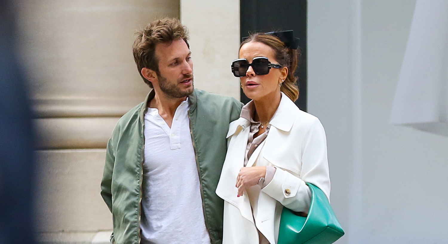 Kate Beckinsale Looks Cozy with Matt Atwater in New Photos, But Source