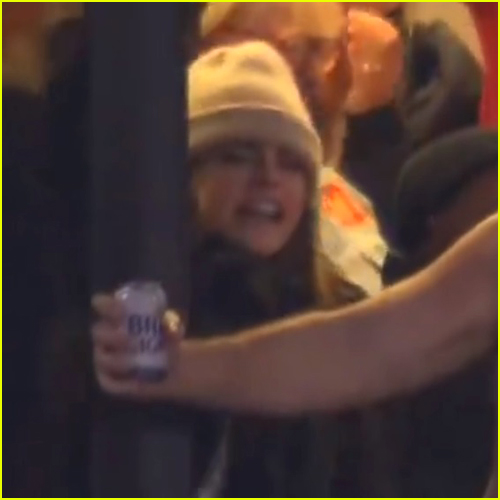 Inside Taylor Swift’s Suite at ChiefsBills Game Find Out Who She’s