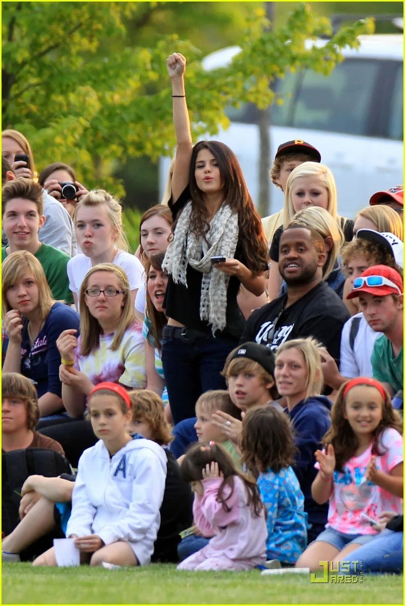 Selena Gomez Justin Bieber's Soccer Sweetheart Photo 419957 Photo