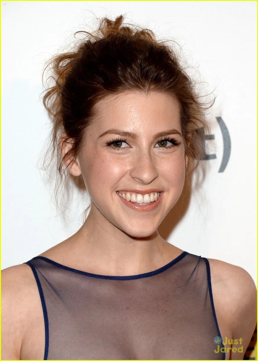 Eden Sher Wins at Critics Choice Television Awrrds 2013! Photo 568053