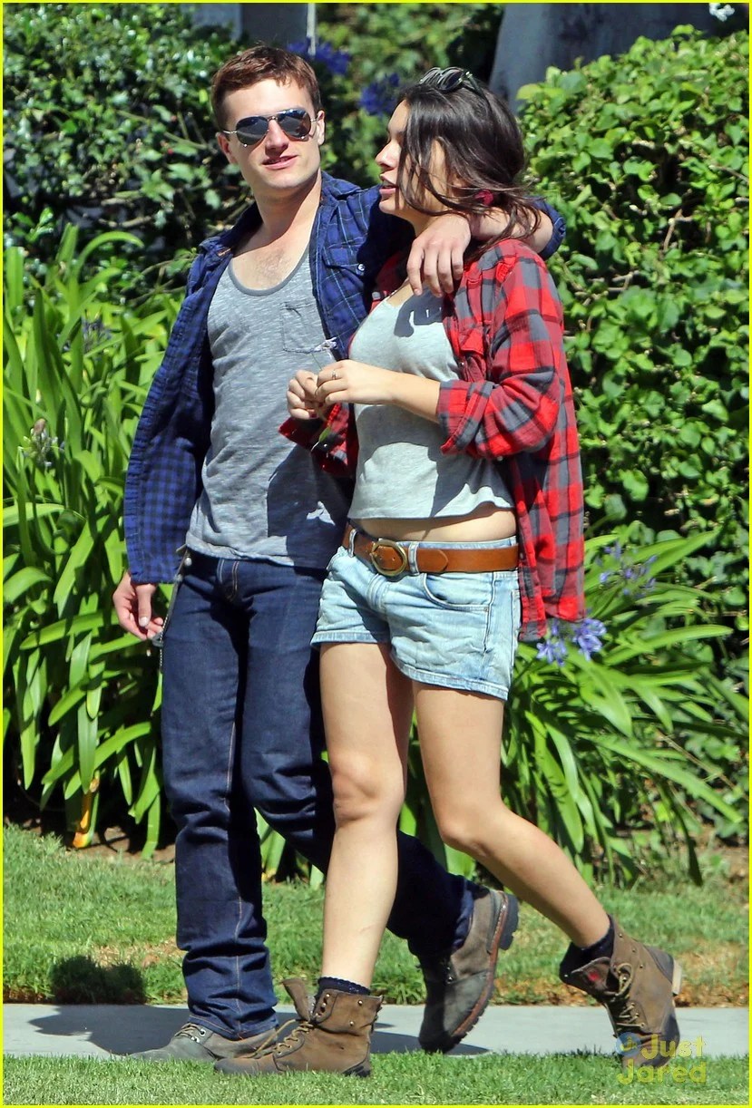 Josh Hutcherson & Girlfriend Claudia Kiss Kiss on Motorcycle Ride