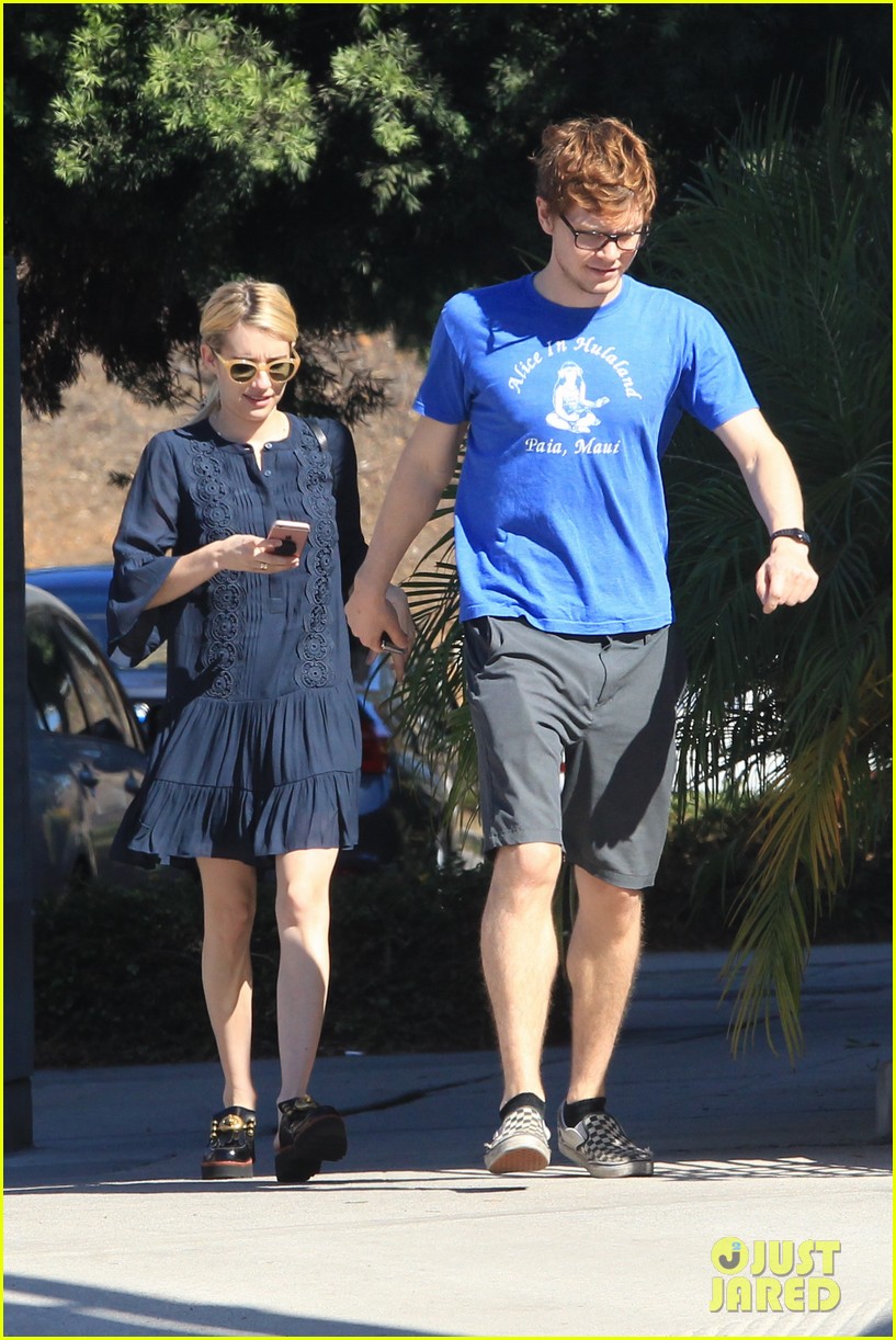 Full Sized Photo of emma roberts evan peters grab morning coffee 09