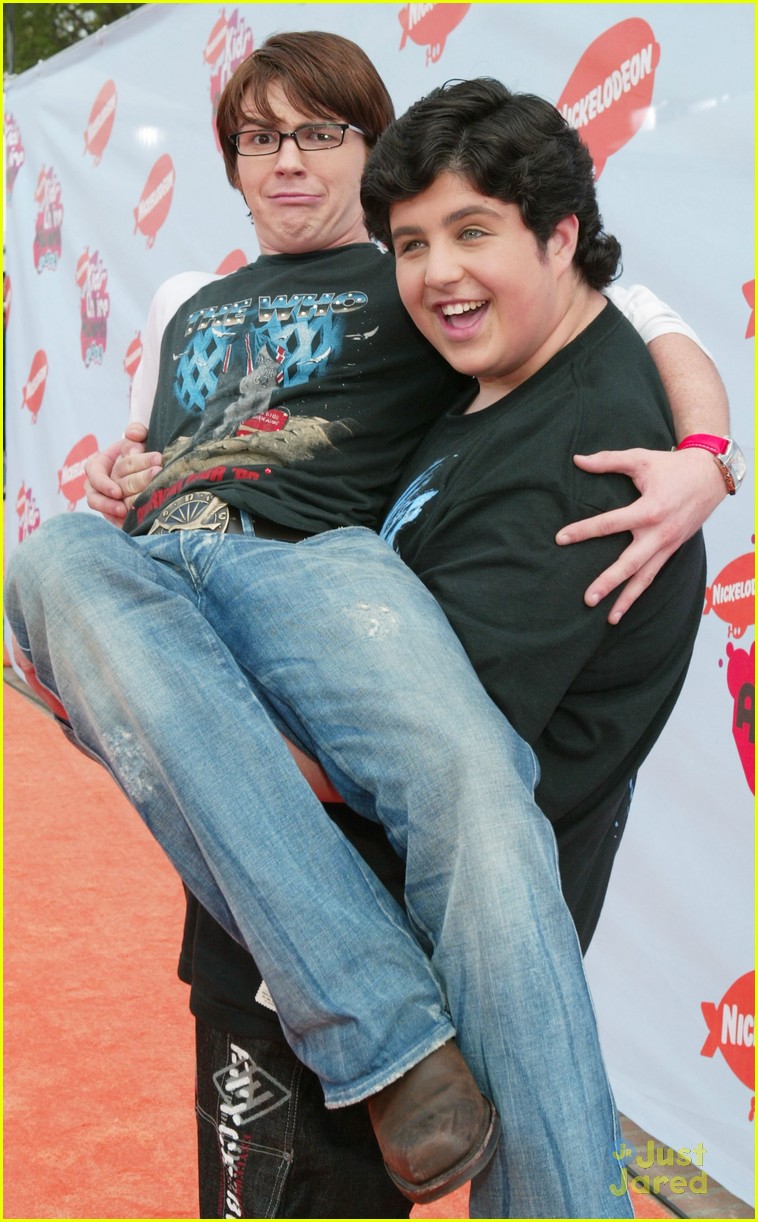 Josh Peck is Over Answering the Question 'Where's Drake [Bell