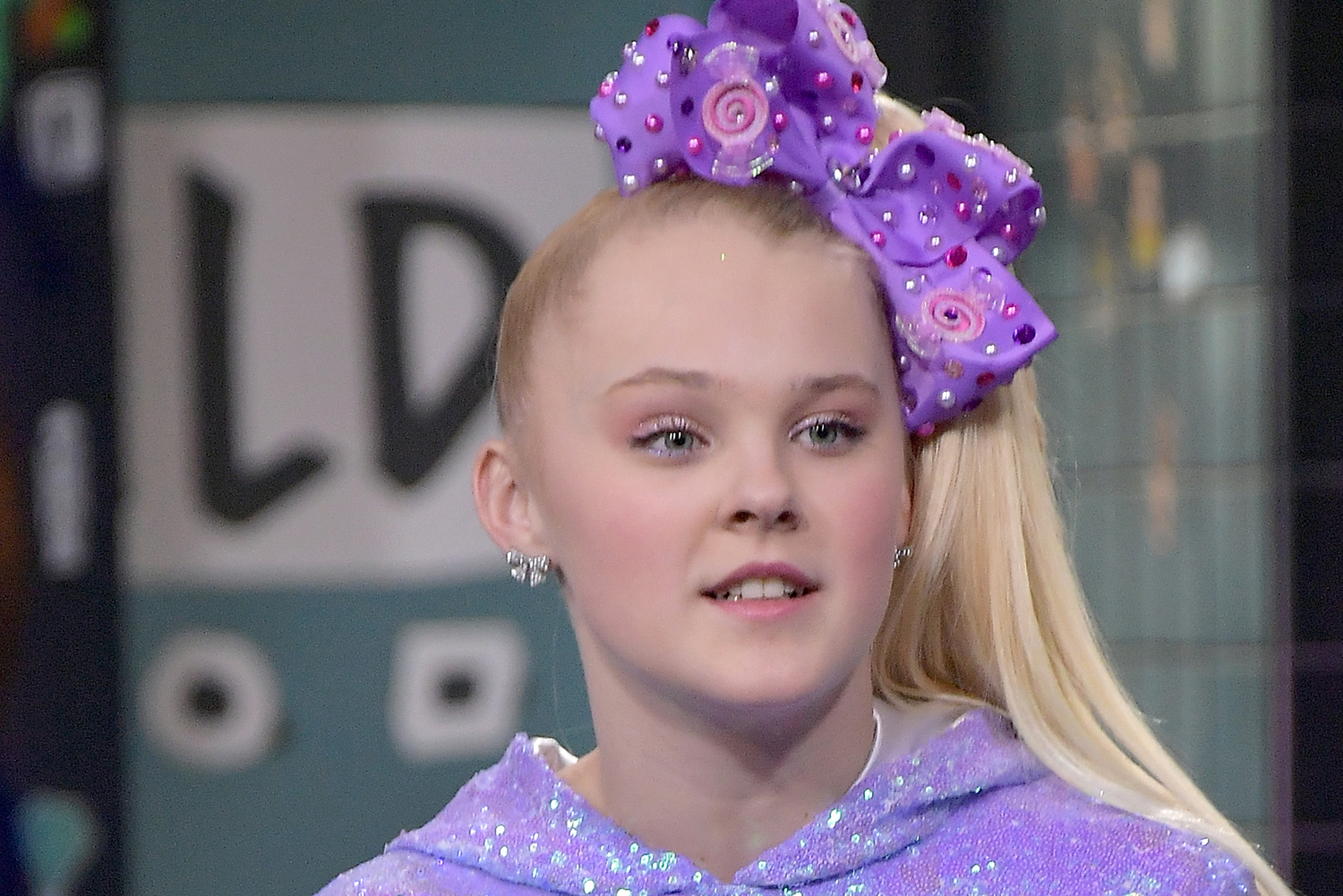 JoJo Siwa’s Makeup Kit Recalled After Testing Positive for Asbestos
