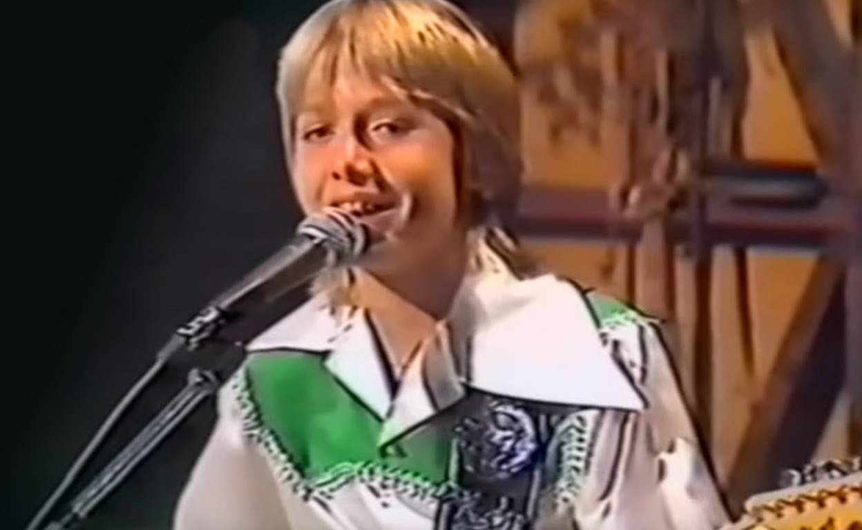 Watch a Young Keith Urban Sing Dolly Parton's "Applejack" in 1978