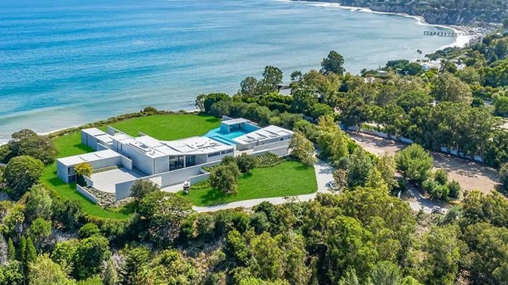 JayZ & Beyoncé Bought California's Most Expensive Home At 200M