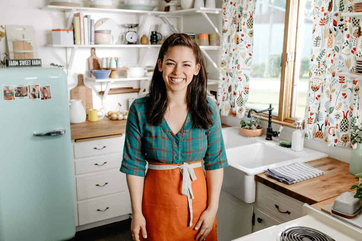 Molly Yeh Signs New Exclusive Deal With Food Network Seat42F