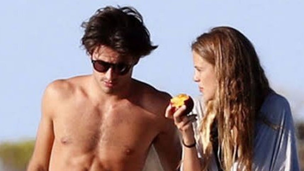 Who is Carlos Sainz’s Girlfriend ? Know all about Isabel Hernaez