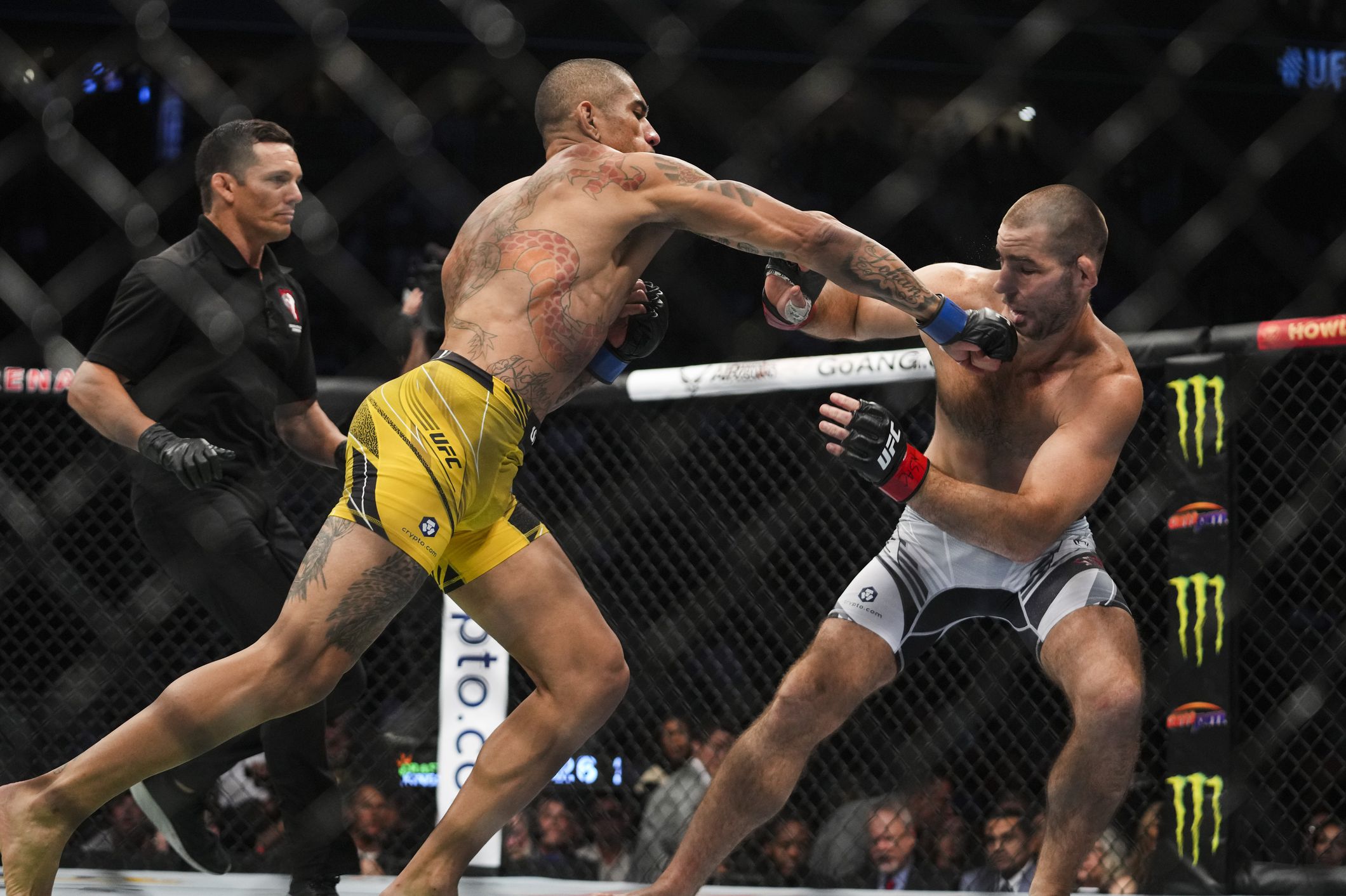 Alex Pereira on Israel Adesanya’s UFC 276 postfight comments ‘Ask him