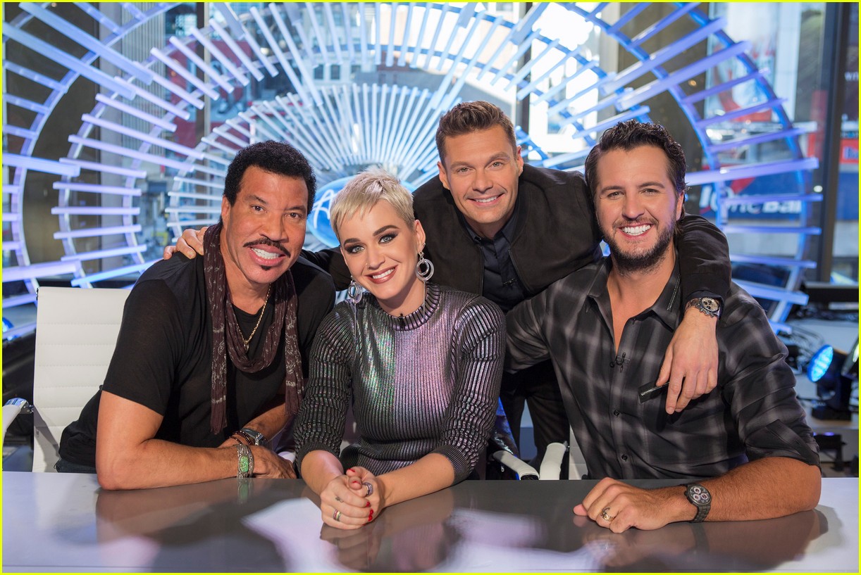 How Much Are the 'American Idol' Judges & Host Paid in 2018? Photo