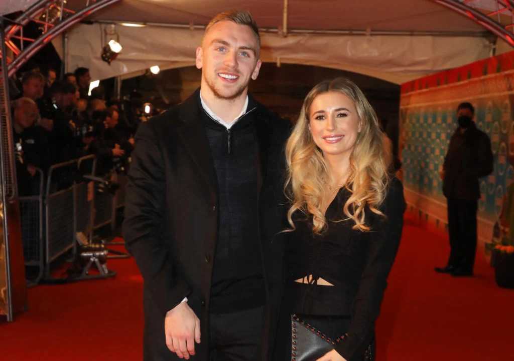 Dani Dyer posts video showing what Jarrod Bowen did when reunited
