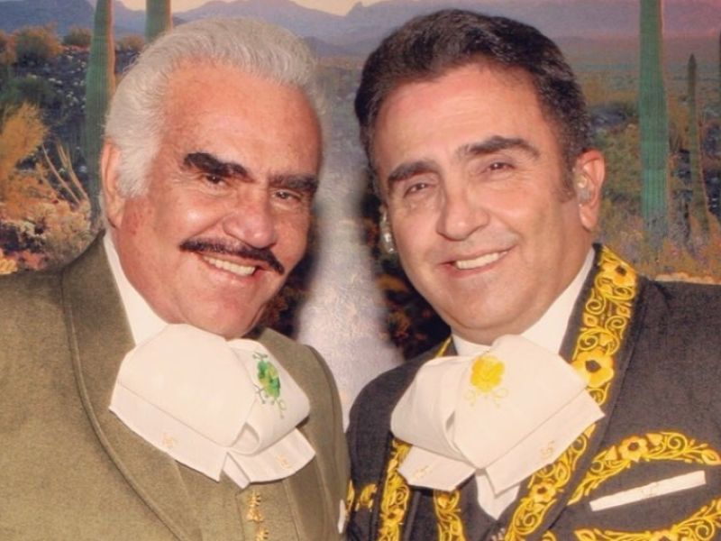 Vicente Fernández Jr. asegura que su padre se manifiesta en el rancho