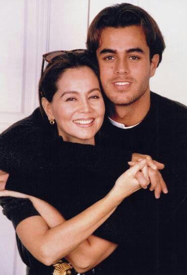 Enrique Iglesias wishes his mother 70th birthday, but Isabel Preysler