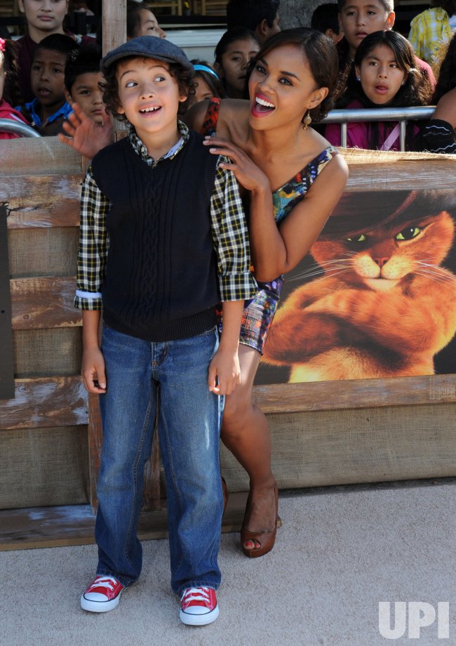 Photo Sharon Leal and her son Kai Miles attend the "Puss In Boots