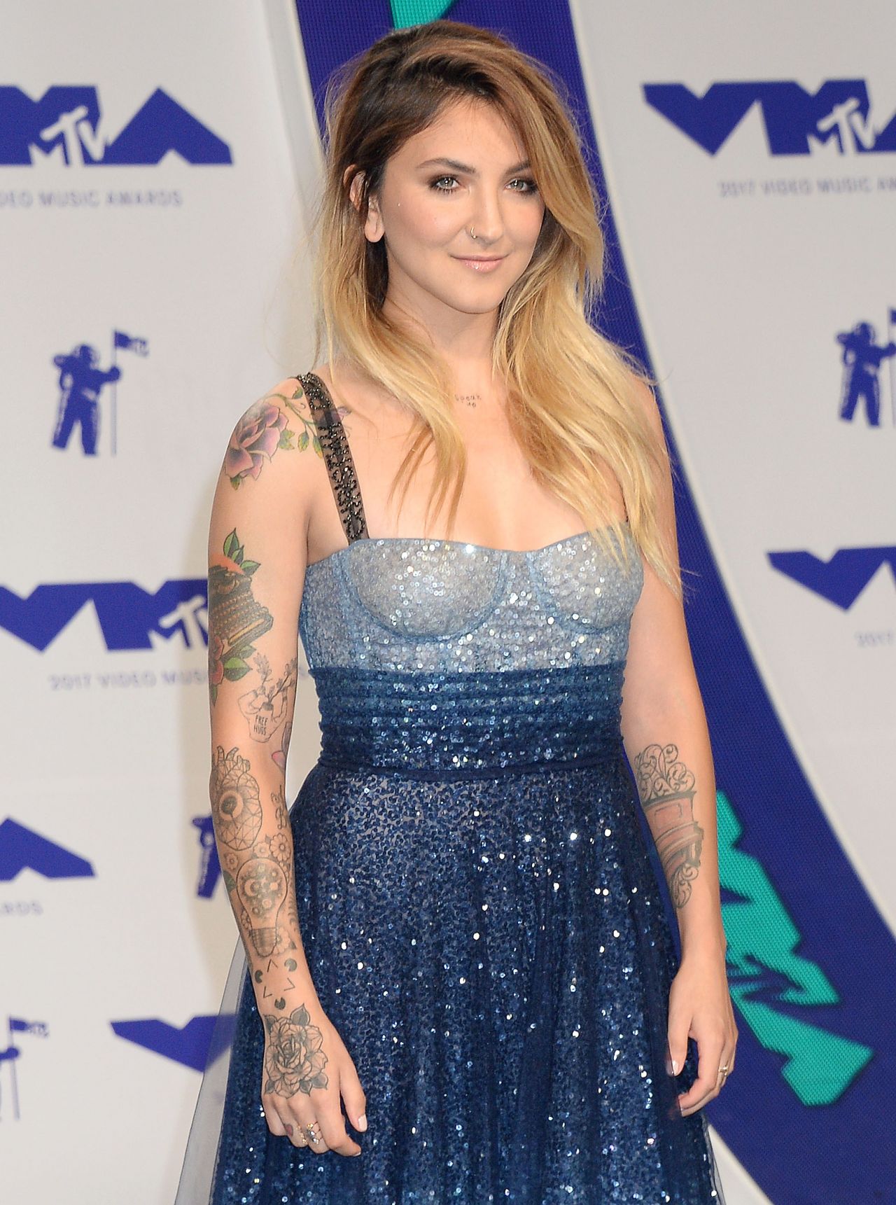 Julia Michaels MTV Video Music Awards in Los Angeles 08/27/2017