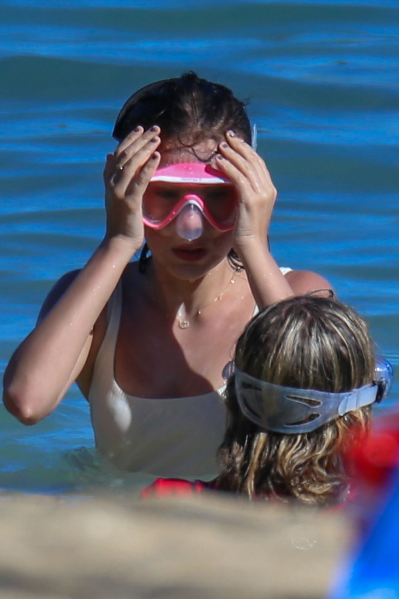 Millie Bobby Brown Beach in Honolulu 12/02/2018 • CelebMafia