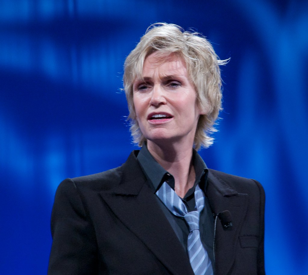 Who is Jane Lynch? Net Worth, Bio, Age, Height, Affairs (2023)