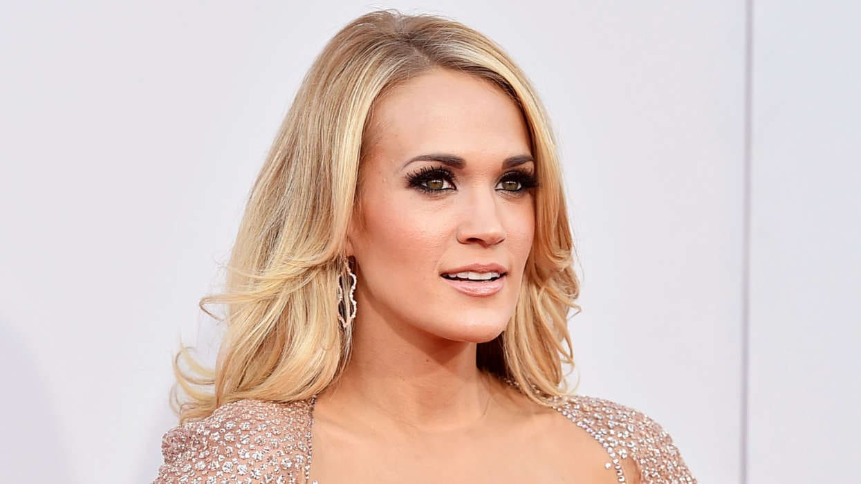 Carrie Underwood No Longer Hosting CMAs In 2020 Celebrity Insider