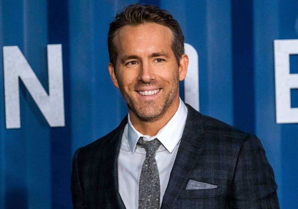 Ryan Reynolds Gifts Free Pizza To Graduates Of His Old High School After Delivering Virtual