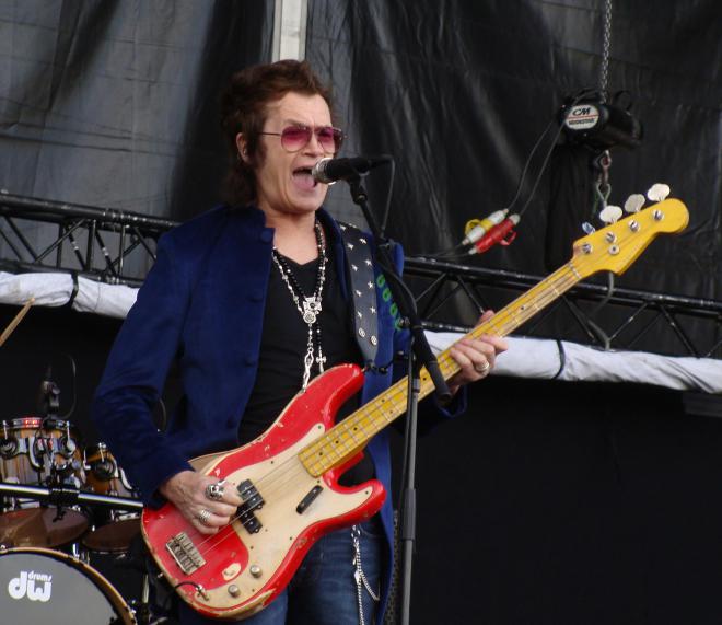 Glenn Hughes Net Worth 2017, Bio, Wiki RENEWED! Celebrity Net Worth