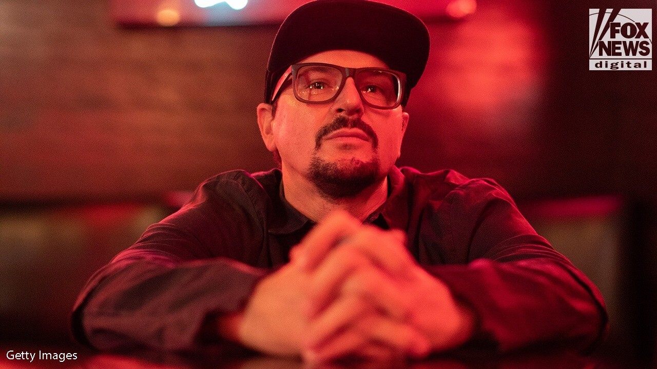 'Ghost Adventures' star Zak Bagans explores Los Angeles' haunted Barclay Hotel Fox News Video