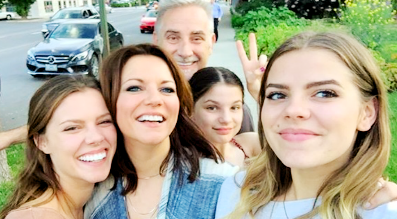 24 Photos Of Martina McBride's 3 Daughters Delaney, Emma, & Ava