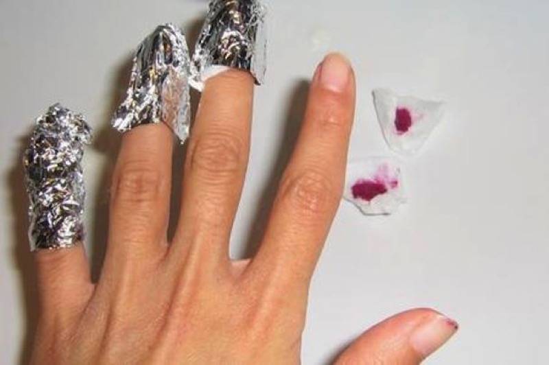 Solventi Per Rimuovere Lo Smalto Meglio Con L Acetone O Naturali