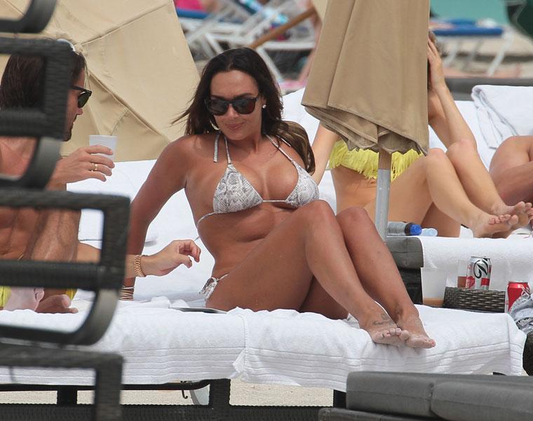 8 Hot Sexy Tamara Bradshaw Bikini Pics