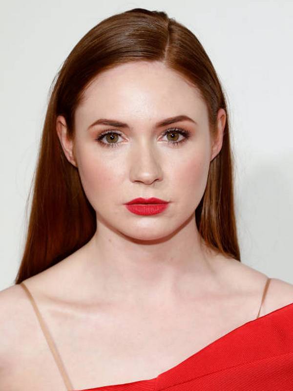 Compare Karen Gillan's height, weight, body measurements with other celebs