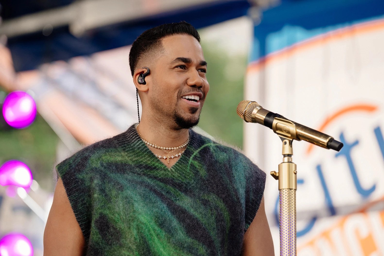 Romeo Santos Biography, Age, Net Worth, Wife, Children, Parents