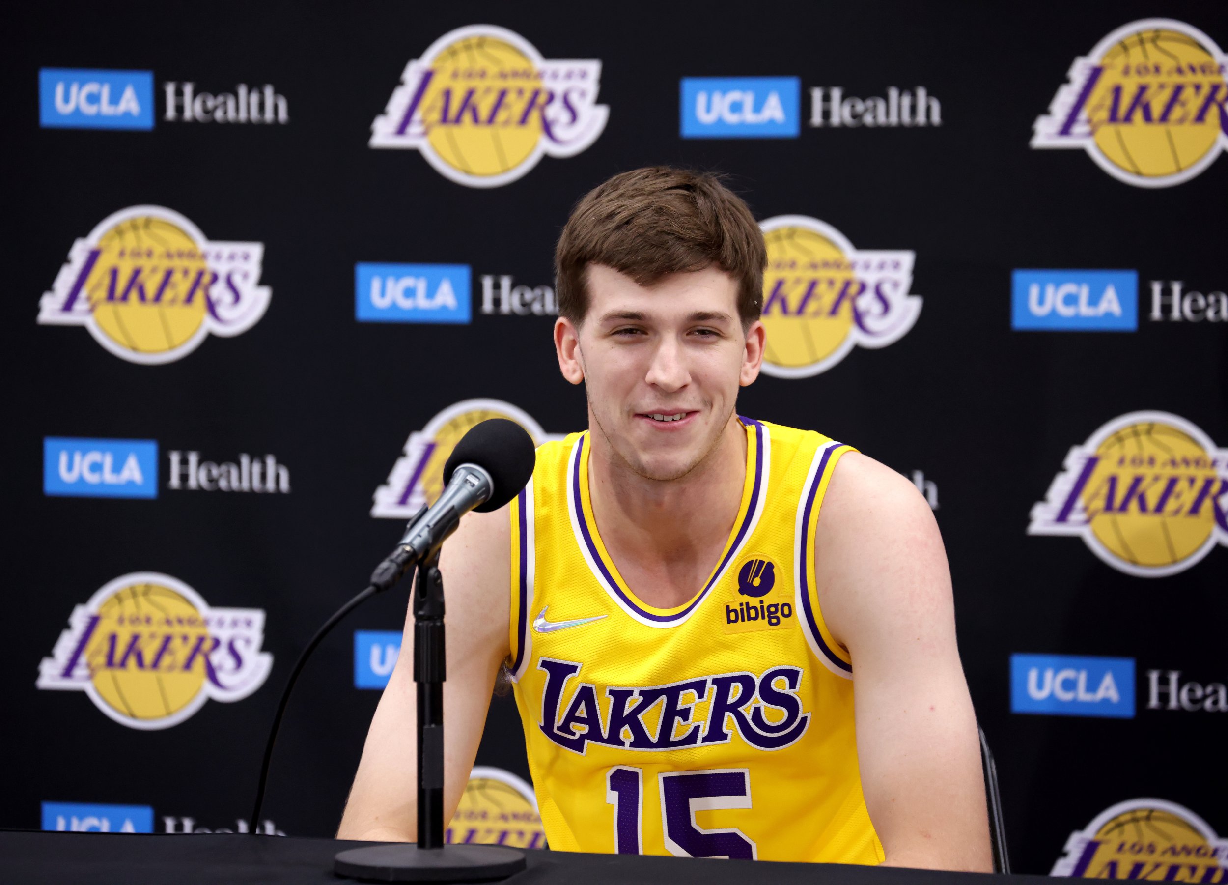 LOOK Los Angeles Lakers' Austin Reaves Going Viral For Crashing Into