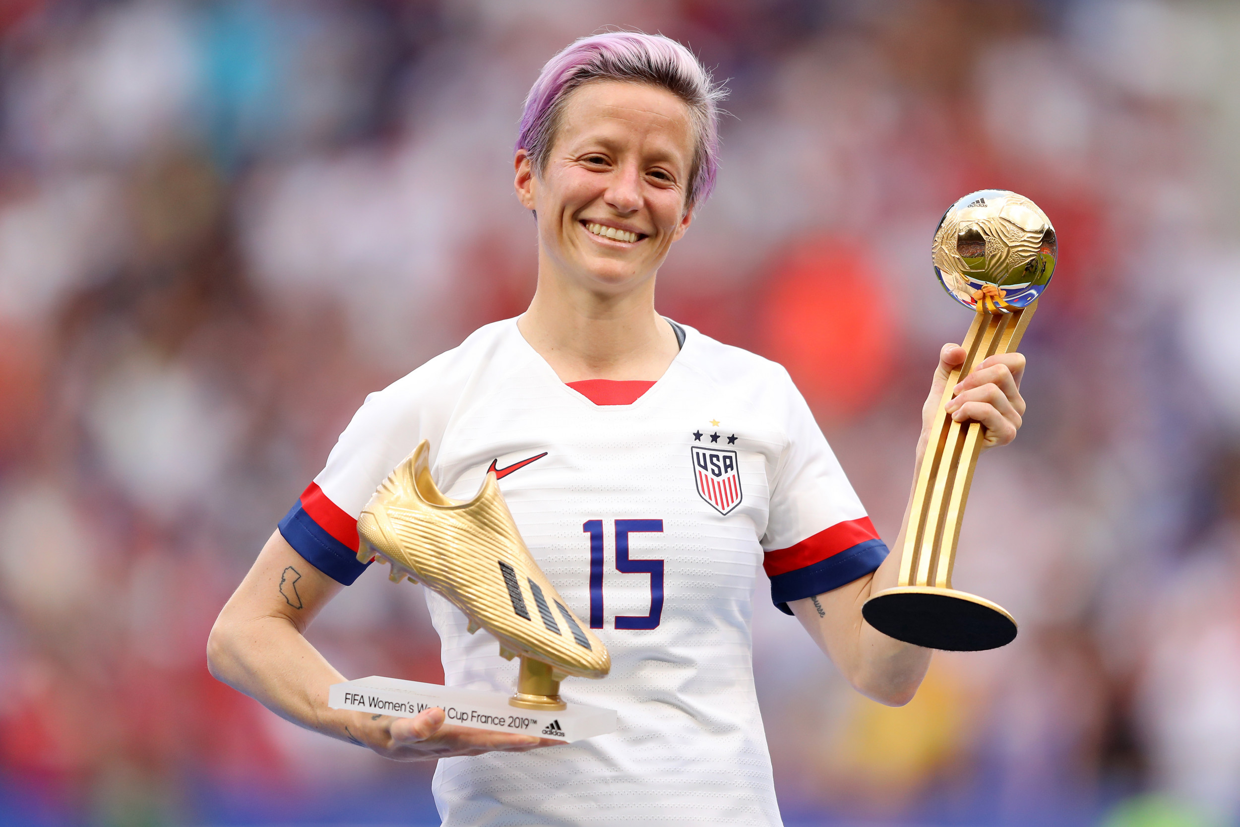 Rapinoe Wife Megan Rapinoe Praises Her Fiancee Sue Bird For Serving