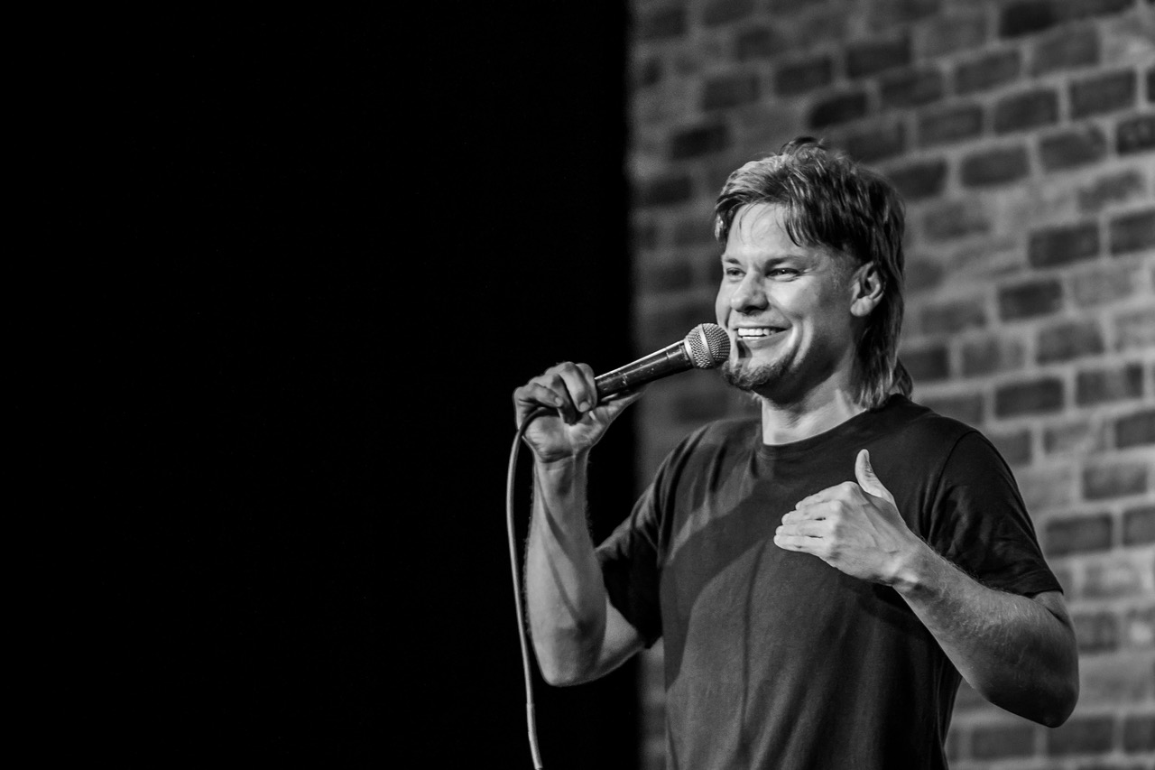 Comedian Theo Von captivates crowds with Louisianastyle stories about