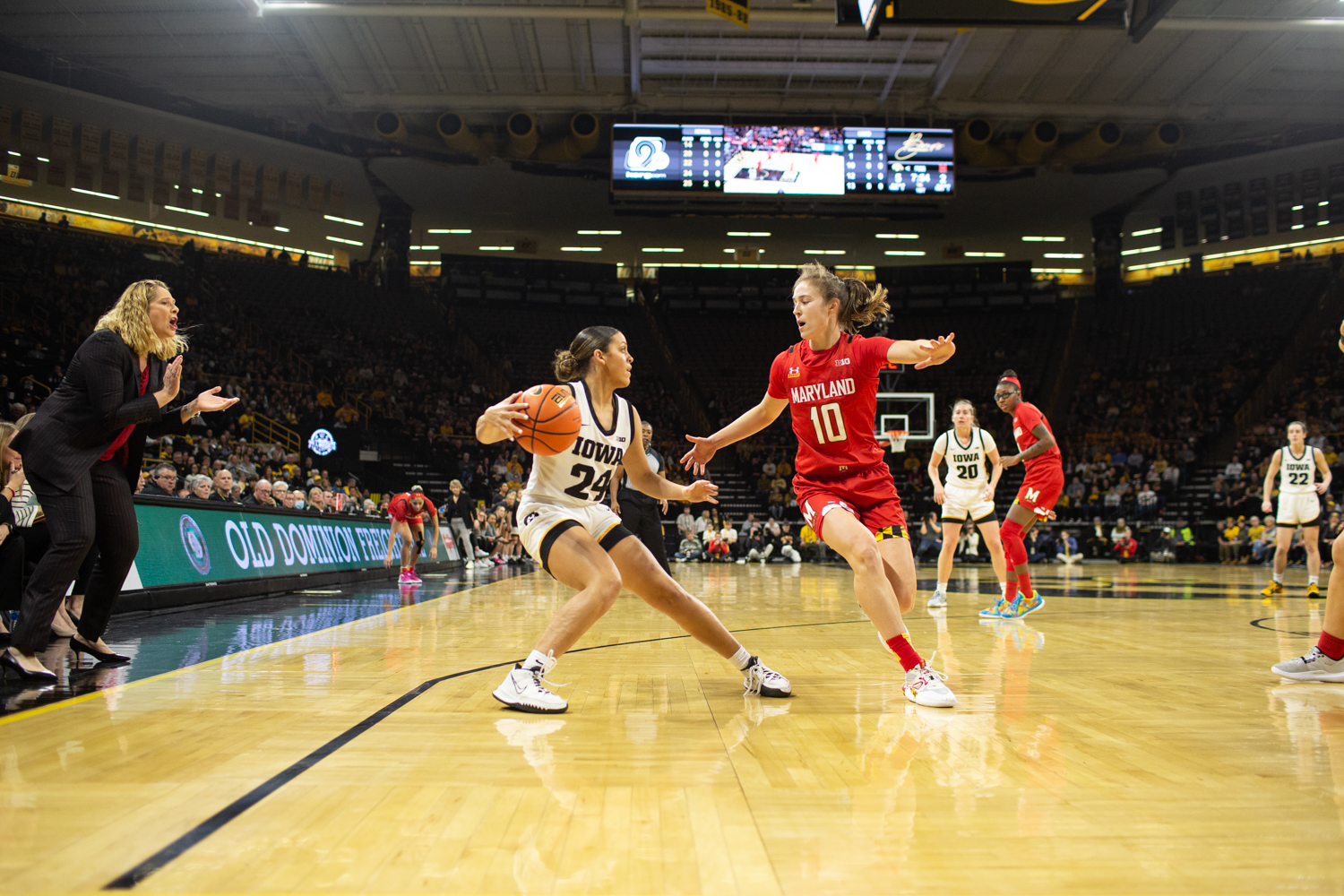 Iowa women's basketball guards Kate Martin, Gabbie Marshall returning