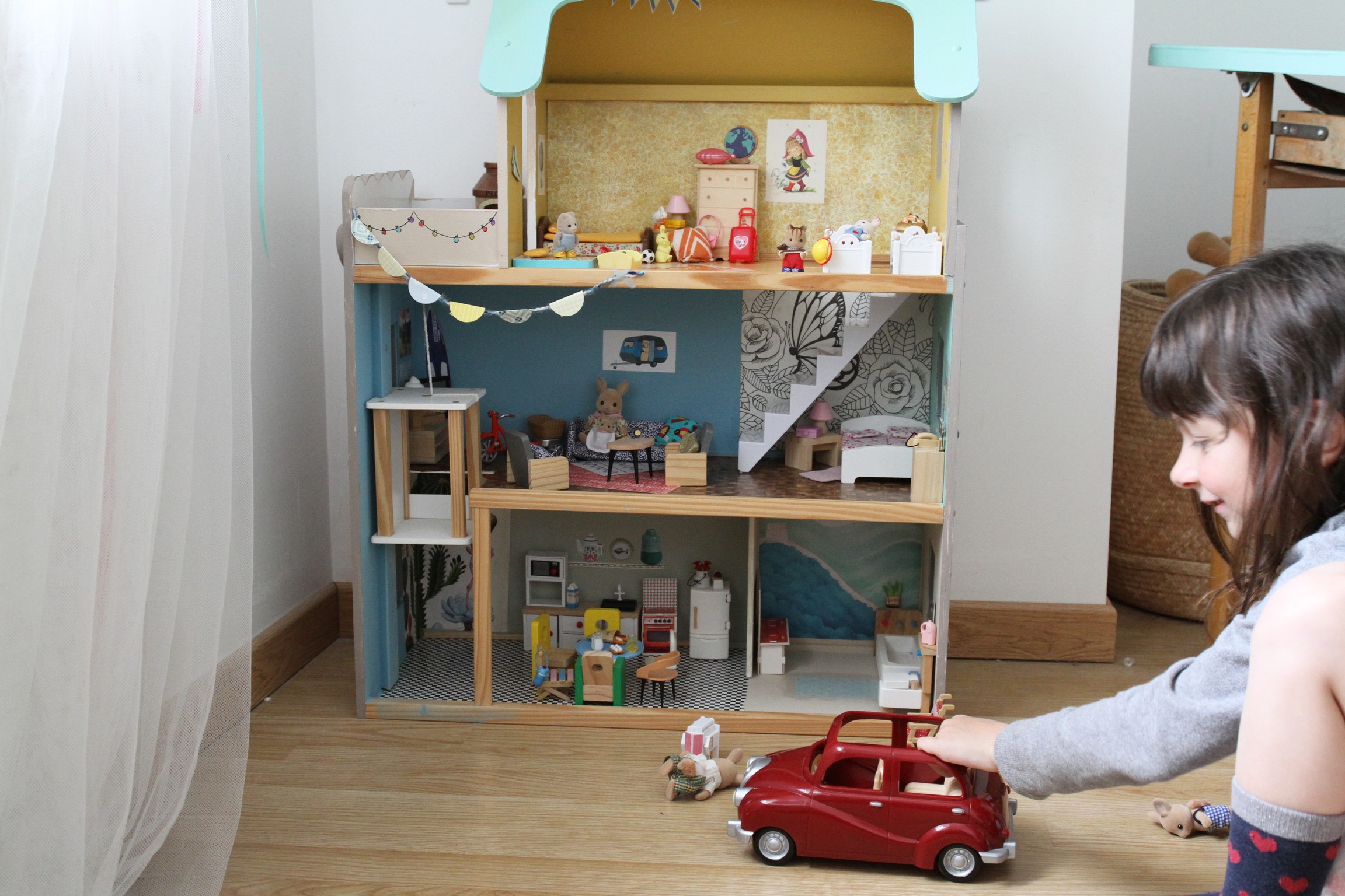 Une Maison De Poupee Entierement Renovee Debobrico