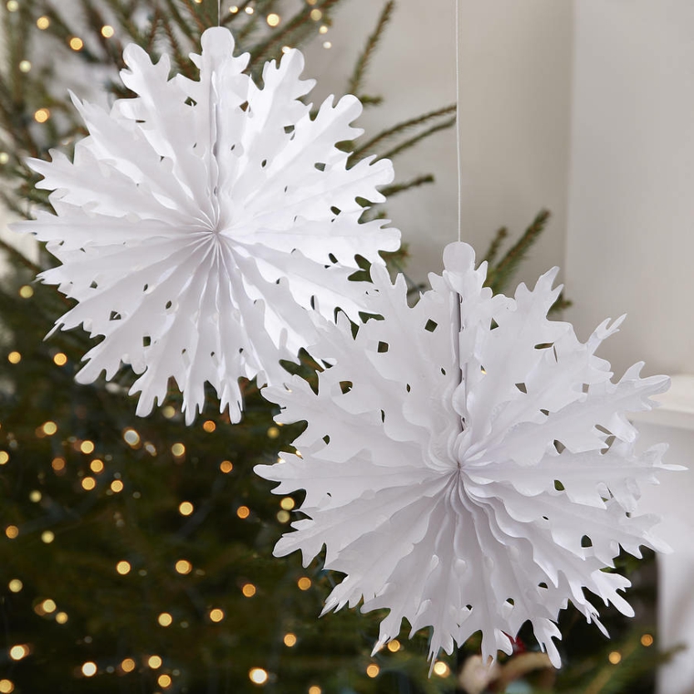 Décoration de Noël en papier origami ou kirigami