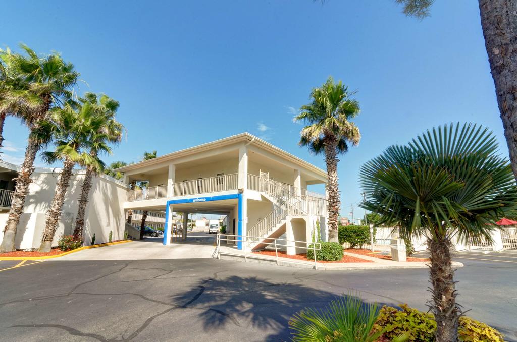 destin hotels, hotels in destin with swimming pool