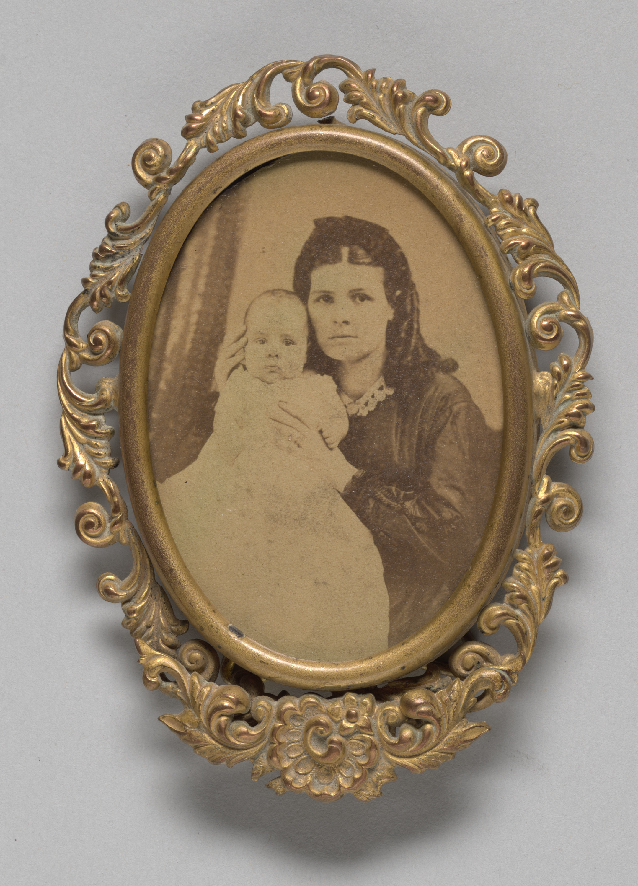 Portrait of Jennie Estes with her infant daughter, Amy Estes OHS