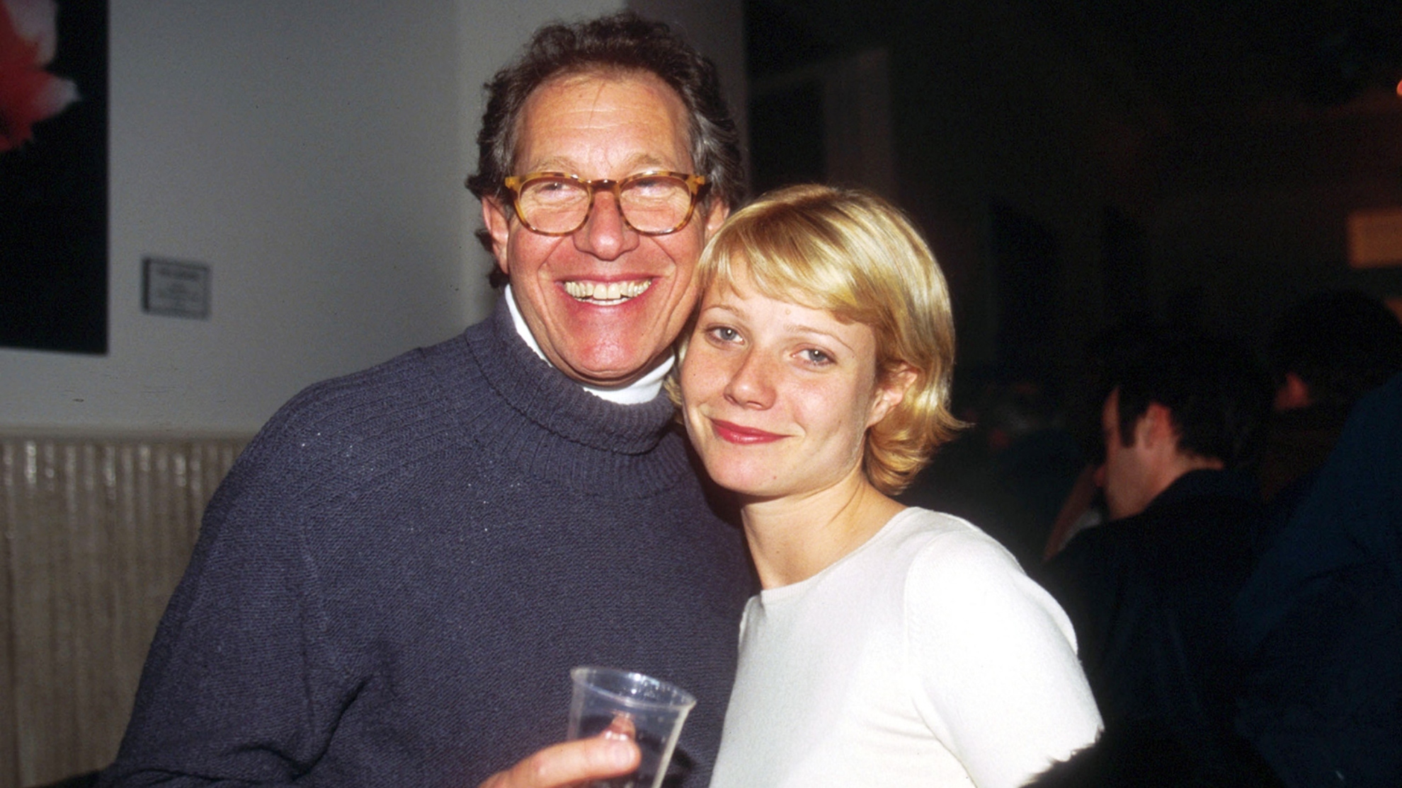 Paltrow's rough grieving process after her father's passing Marca