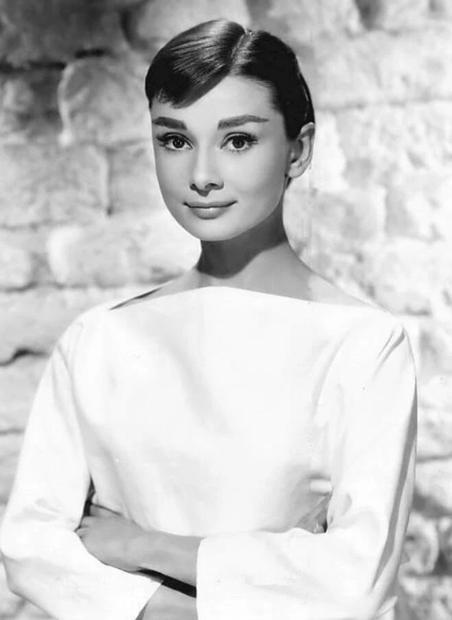 The Timeless Elegance of Audrey Hepburn A Life of Grace and Resilience