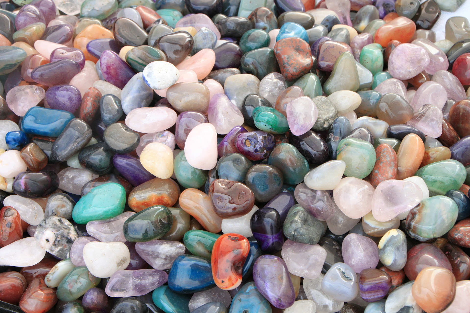10 Fascinating Facts About Rocks, Minerals, and Gemstones